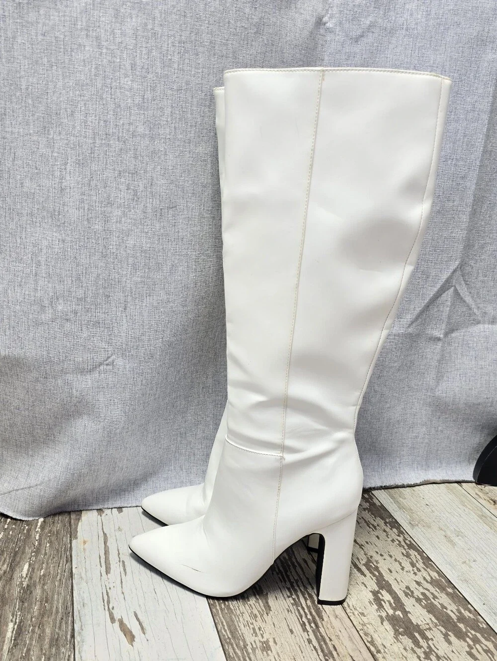 Forever 21 White Knee-High White Boots Pointed Toe Chunkie Block Heel Size 8